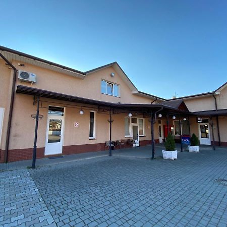 Hotel Ковчег Czernowitz Exterior foto