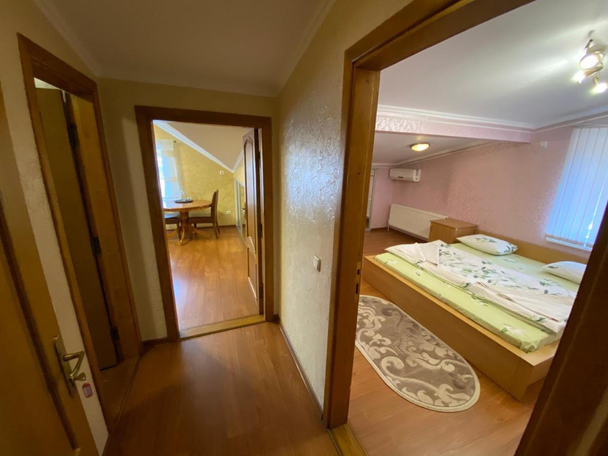 Hotel Ковчег Czernowitz Exterior foto