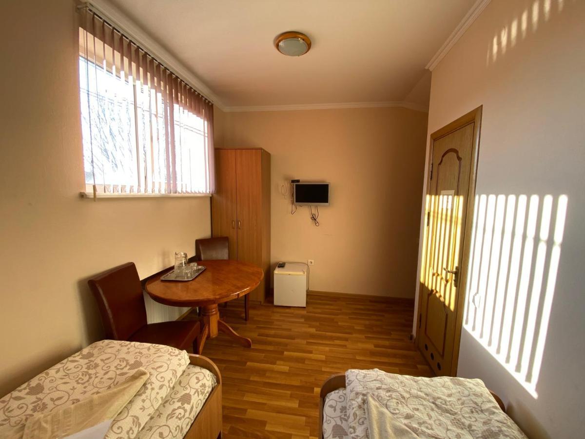 Hotel Ковчег Czernowitz Exterior foto